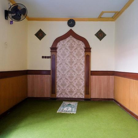 Urbanview Hotel Dedy Jaya Brebes Екстер'єр фото