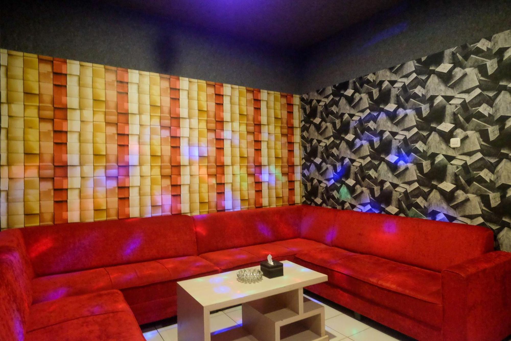 Urbanview Hotel Dedy Jaya Brebes Екстер'єр фото