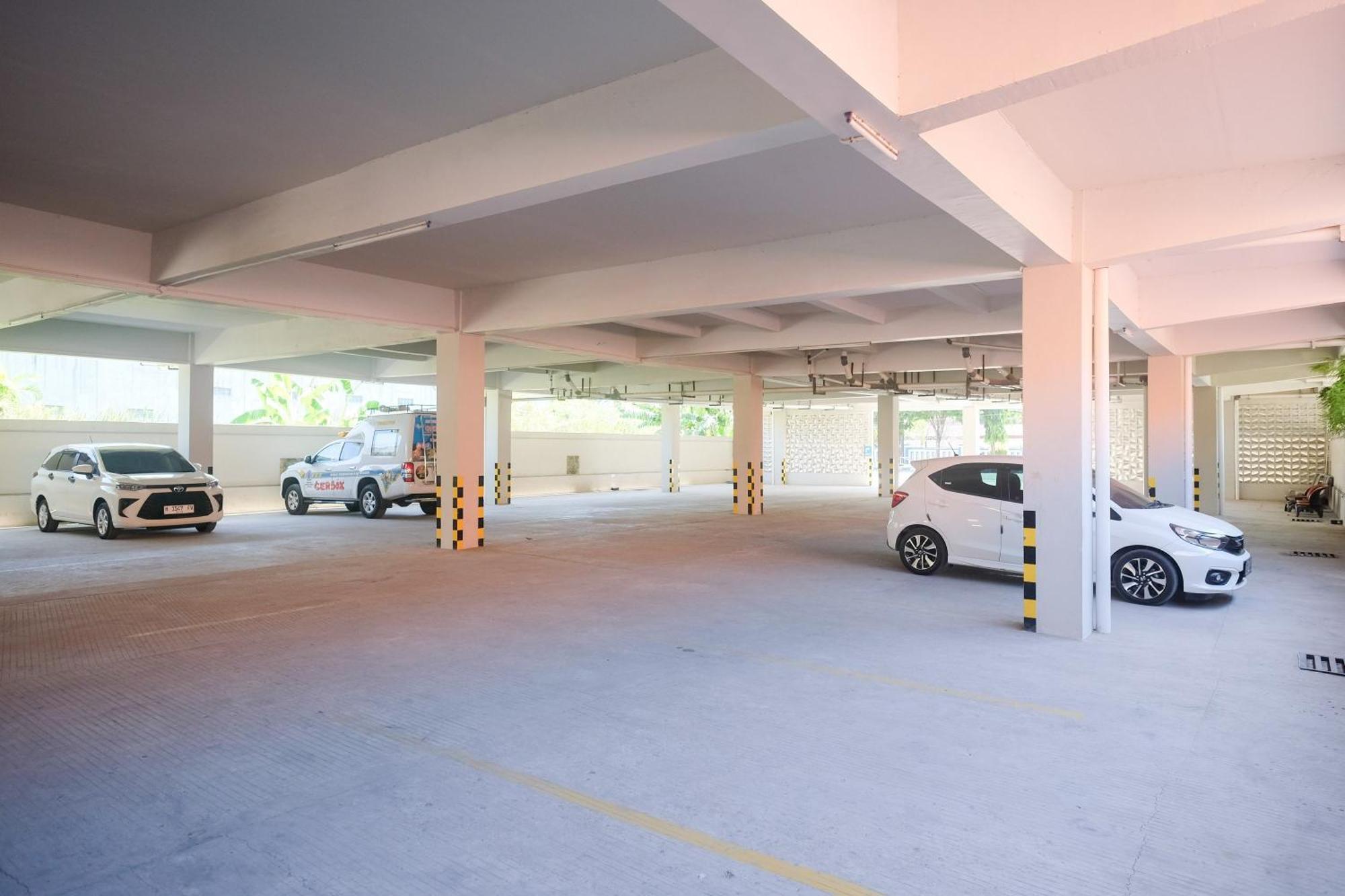 Urbanview Hotel Dedy Jaya Brebes Екстер'єр фото