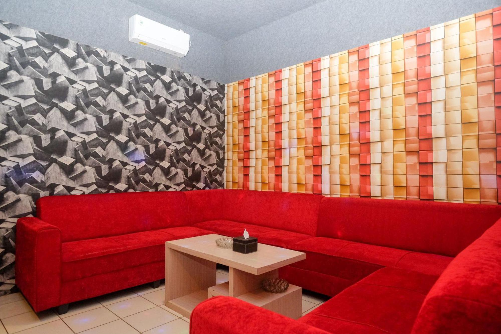 Urbanview Hotel Dedy Jaya Brebes Екстер'єр фото