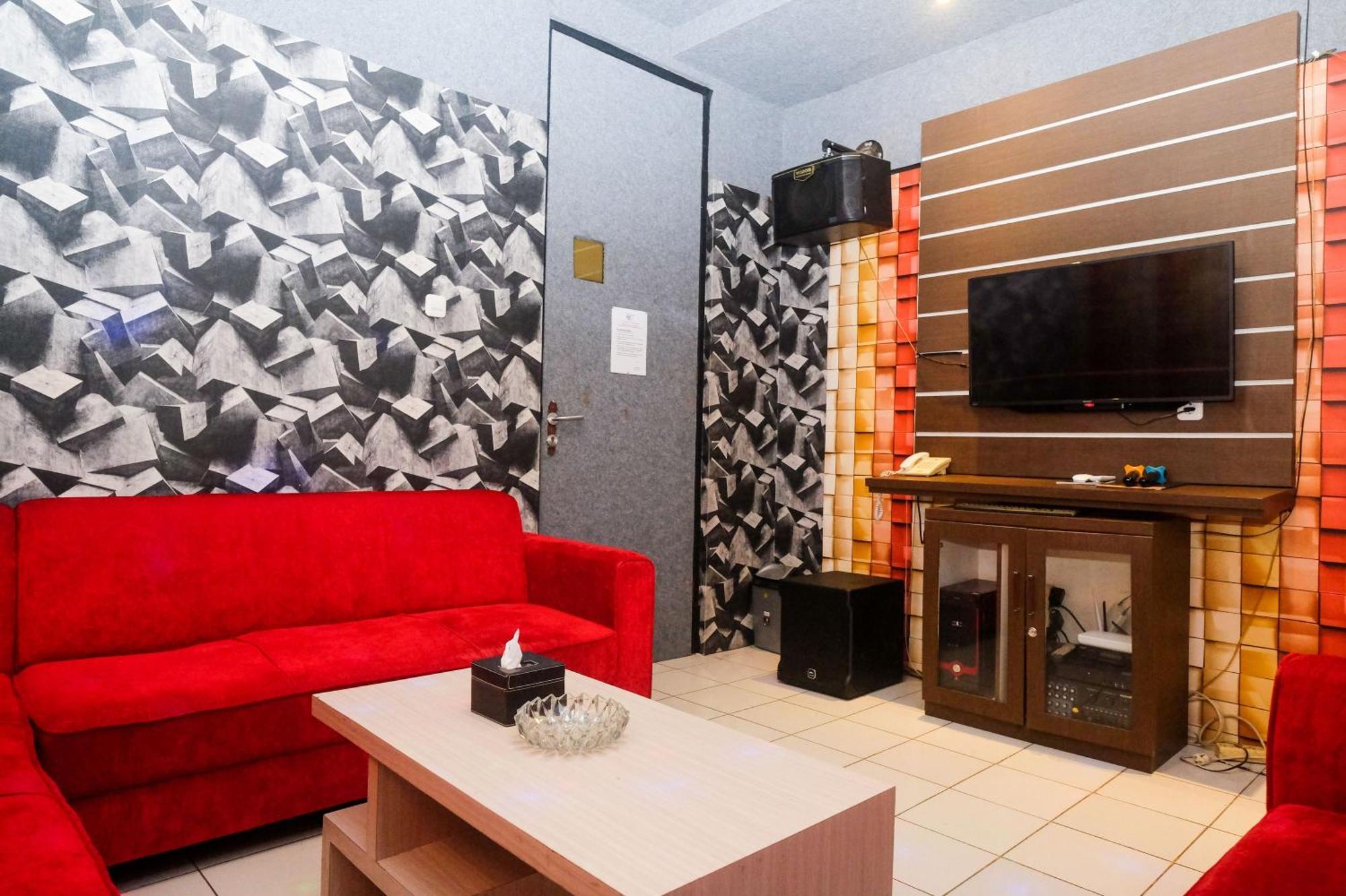 Urbanview Hotel Dedy Jaya Brebes Екстер'єр фото