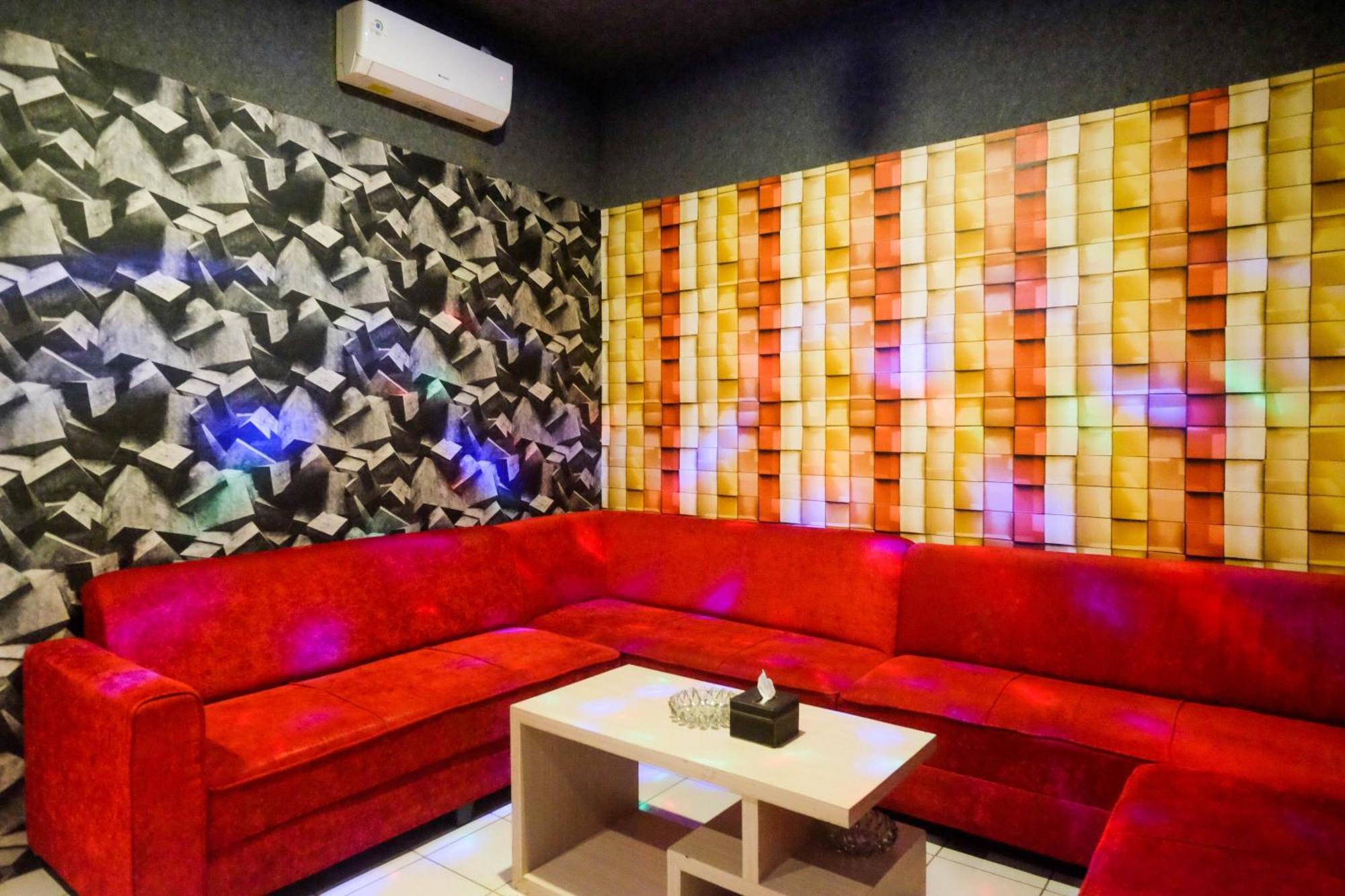 Urbanview Hotel Dedy Jaya Brebes Екстер'єр фото