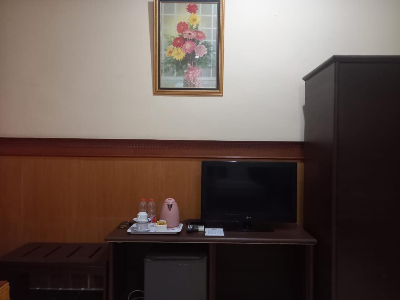 Urbanview Hotel Dedy Jaya Brebes Екстер'єр фото