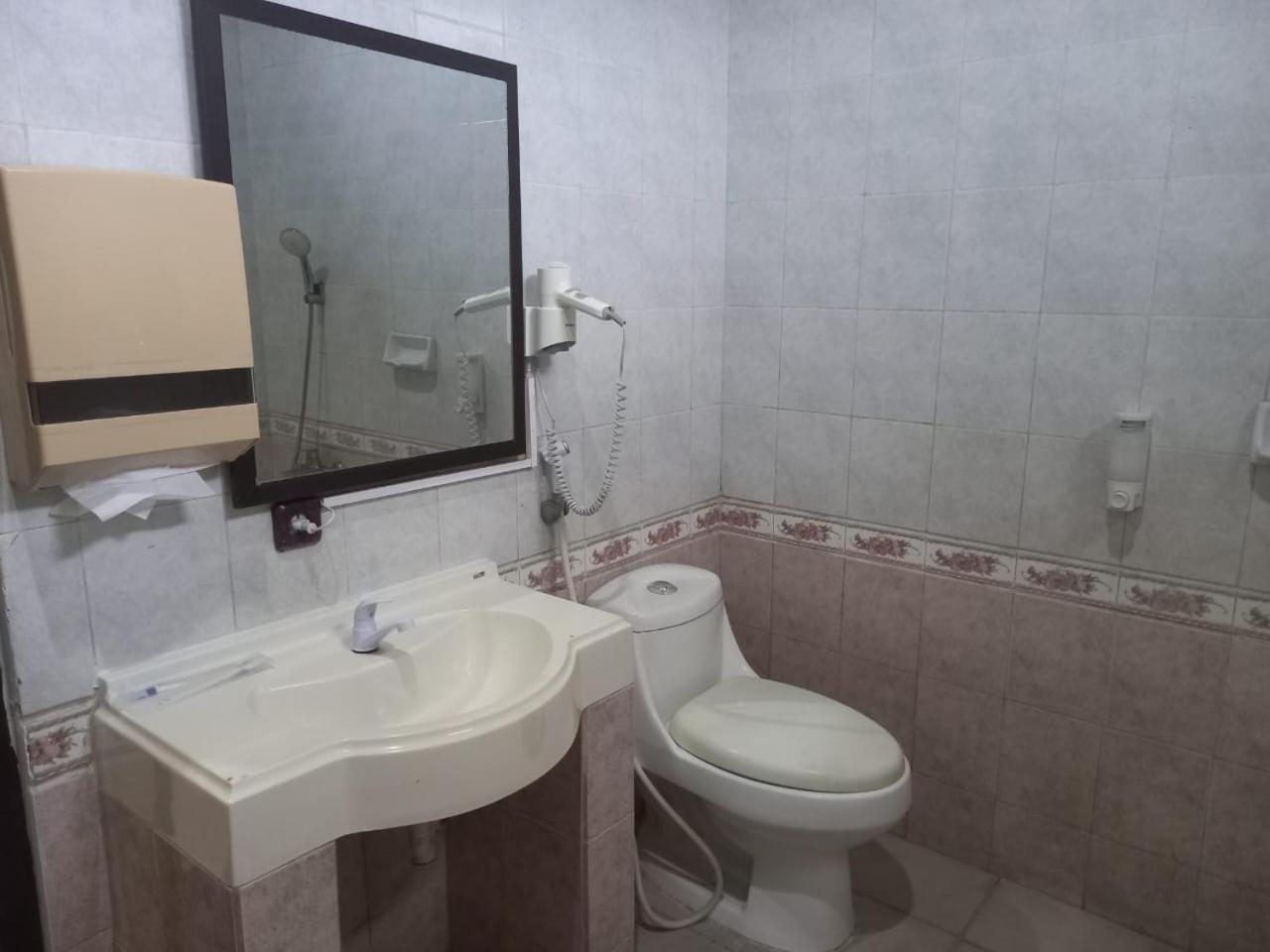 Urbanview Hotel Dedy Jaya Brebes Екстер'єр фото