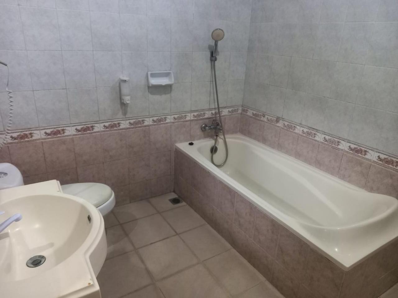 Urbanview Hotel Dedy Jaya Brebes Екстер'єр фото