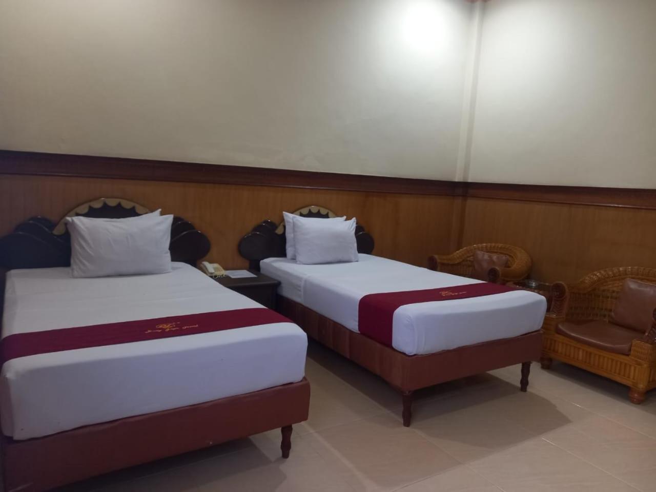 Urbanview Hotel Dedy Jaya Brebes Екстер'єр фото