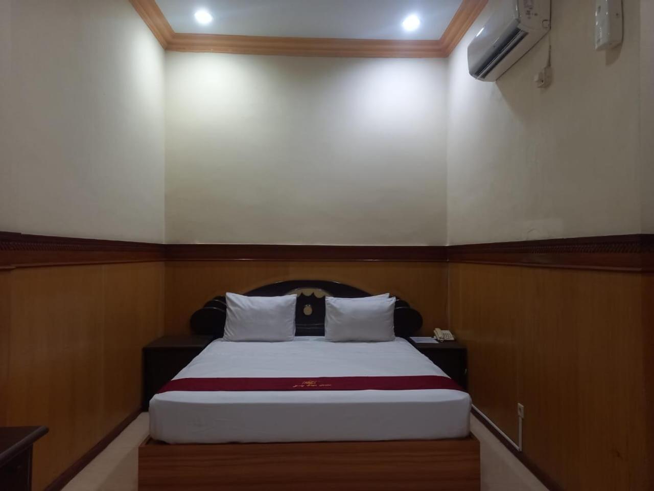 Urbanview Hotel Dedy Jaya Brebes Екстер'єр фото